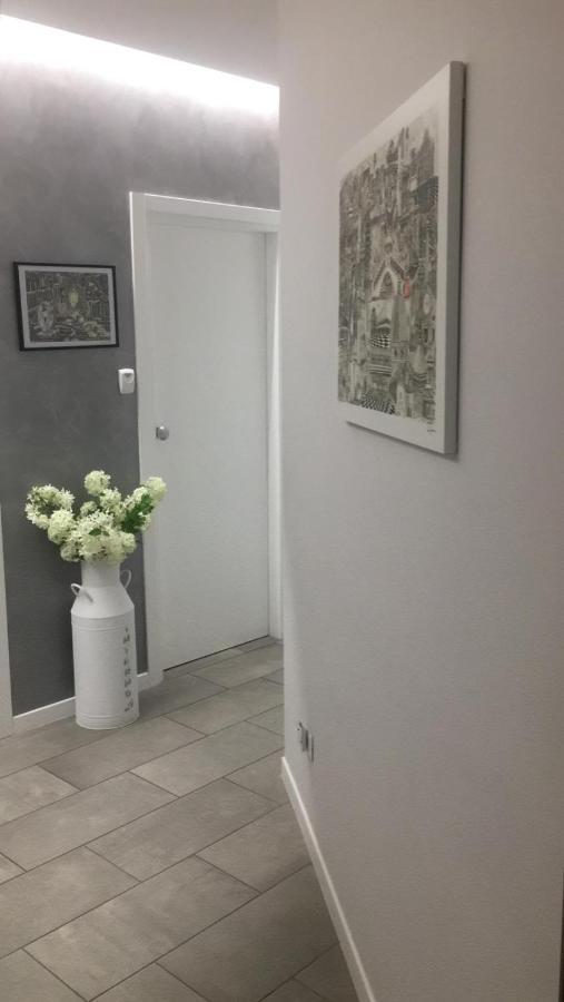Interno 1 Ciampino Roma Luxury Apartment Con Balcone ภายนอก รูปภาพ